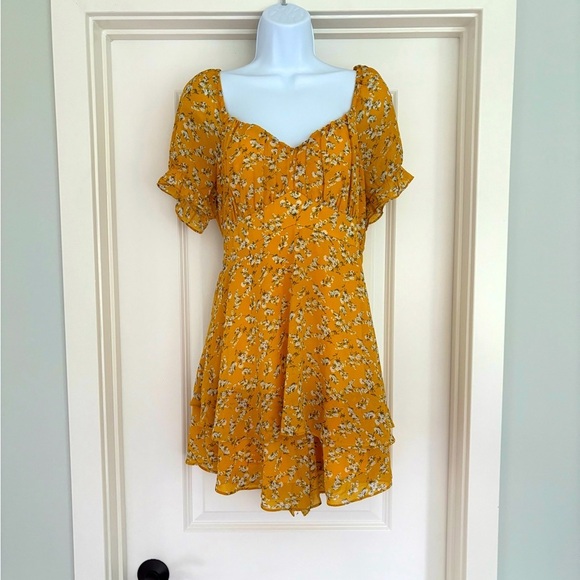 Papaya Pants - Papaya Floral Milkmaid Coquette Tiered Dress/Romper Size Large